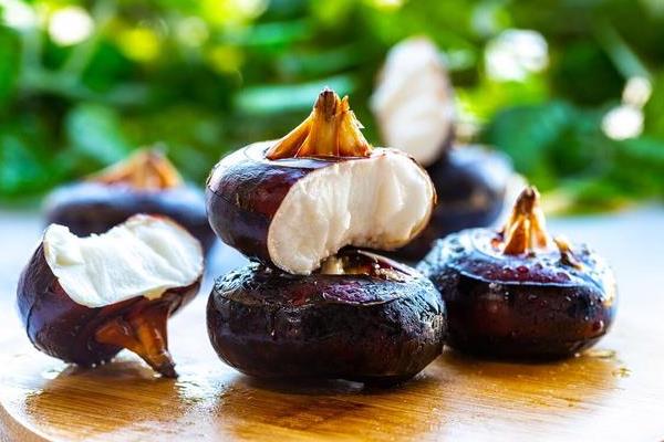 水生蔬菜种类，常见的有水蕨、莲藕、茭白等