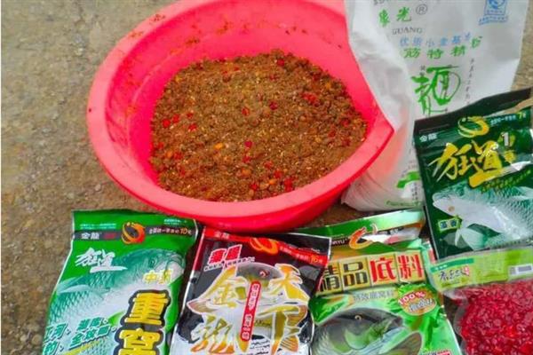 怎么钓白条，在浅水区、浮游生物较多的区域垂钓可增加成功率