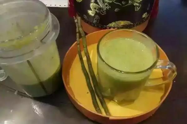 如何选择石斛，茎部呈圆柱形且柔软的铁皮石斛比较好