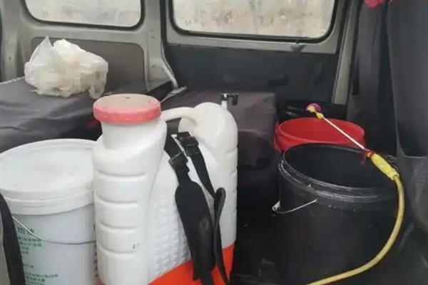 多菌灵能和杀虫农药能混合使用吗，二者可以混用