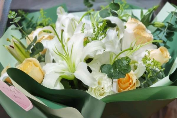 百合花有什么花语，代表美好幸福、深深祝福等含义