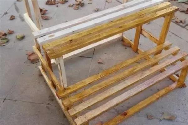养花怎么制作栅栏，对木材涂画后再造型捆绑