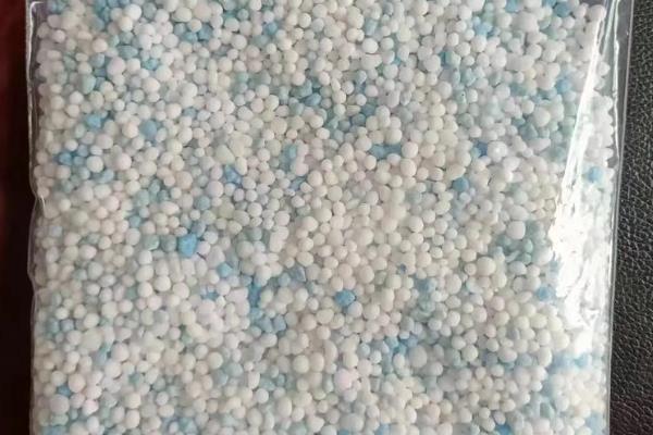 韭菜忌施什么肥料，忌施硝态氮肥、碳酸氢铵等