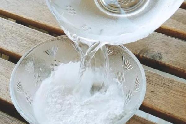蔬菜错施农药如何解救，可喷淋清水