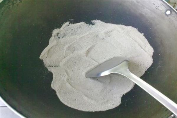 羊如何正确喂盐，可直接搅拌或溶解于水