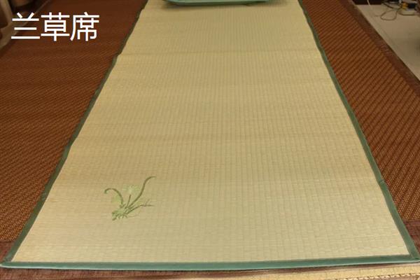 草席的简介，用柔韧的草茎编织而成