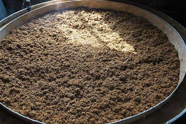 白鲢鱼和花鲢鱼的区别是什么，外观、体型和饵料均不同