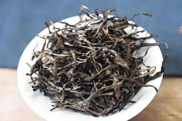 黑茶与普洱茶的区别,原料和发酵方法均不同