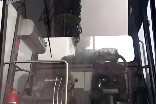 谷王玉米收割机的特点,发动机动力十足具有不错的可靠性