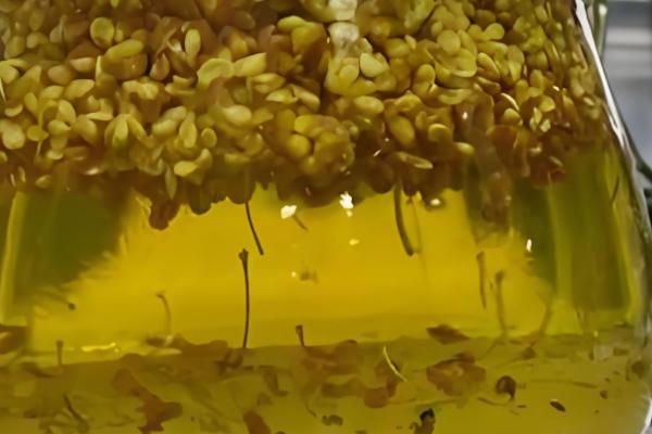 桂花酒如何制作,尽可能采摘新鲜的桂花