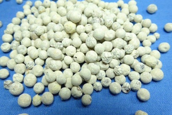 钙镁磷肥有什么使用特点,适合当作基肥而且要深施