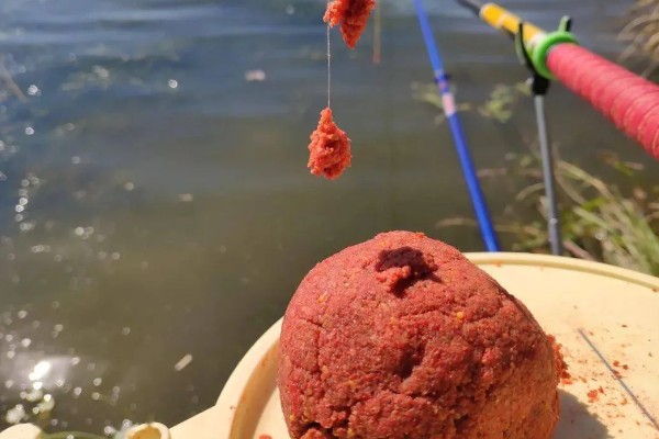 春天钓鲫鱼的技巧,早春要像冬季一样钓远、钓深