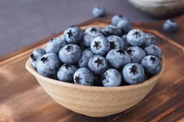 一天吃了多少蓝莓合适，60-80g左右为佳