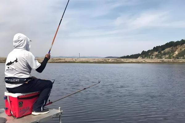 钓鱼怎么挂泥鳅,主要有背挂法、鼻挂法、尾挂法这三种方式