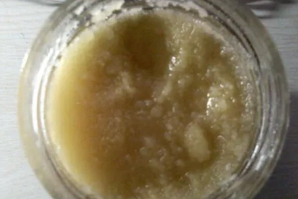 蜂蜜起白泡沫还可以吃吗，出现少许白泡沫可以吃