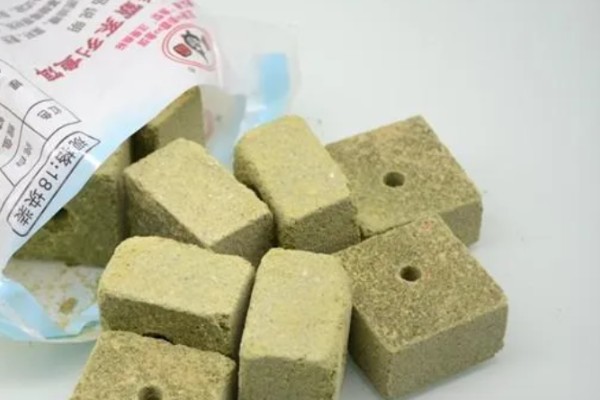 钓鲢鳙用什么方块饵料，可以用雾化状态的方块饵料