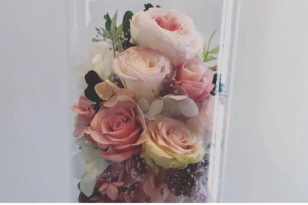 永生花的制做方法，按以下步骤进行