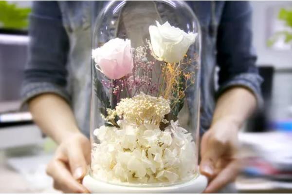 永生花的制做方法，按以下步骤进行