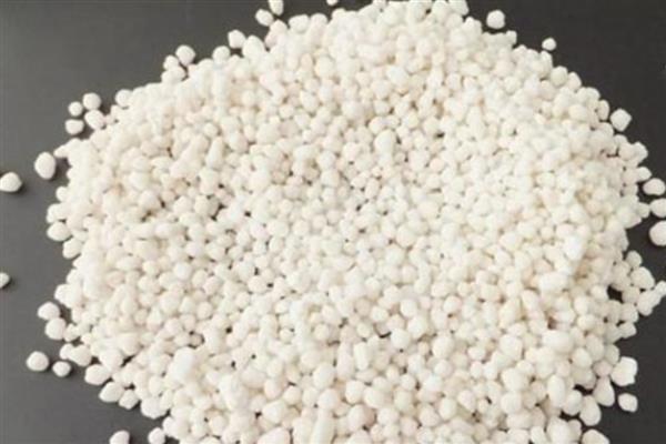 老三样化肥对土地的危害，氨肥施用过多使作物贪青晚熟