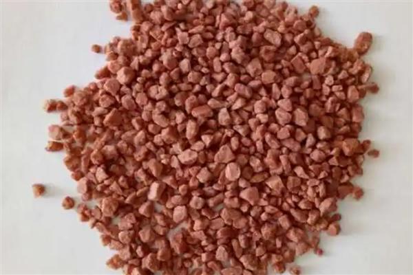 老三样化肥对土地的危害，氨肥施用过多使作物贪青晚熟