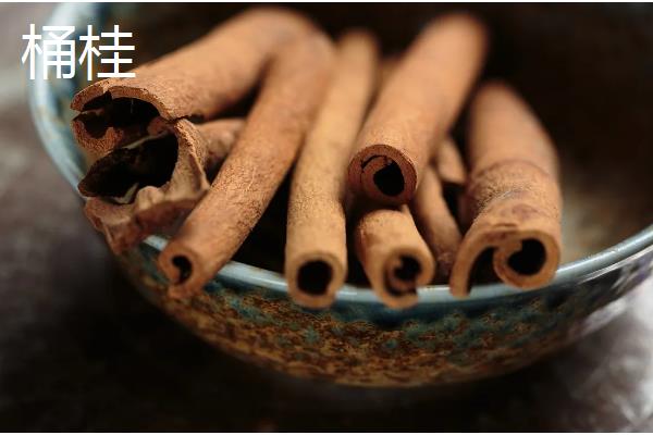 桂皮的来源,主要是用肉桂的树皮制成