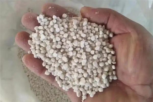复合肥的好坏怎么区分，品质好的肥料颗粒比较均匀