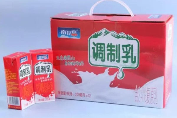 纯牛奶和鲜牛奶的简介，前者经高温灭菌处理、后者经低温加热处理