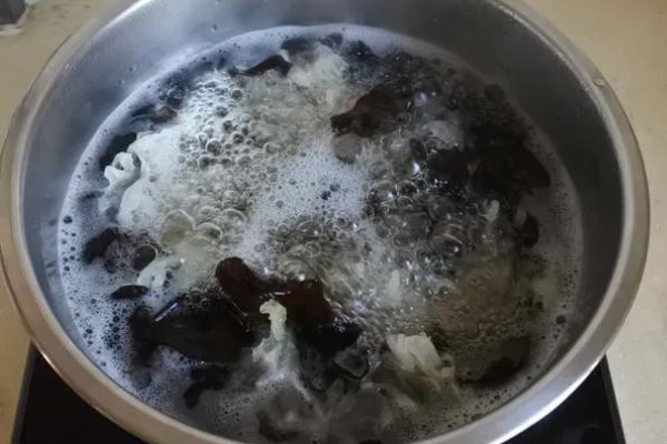 黑木耳怎么做才好吃，以下三种烹制方式可制作美食