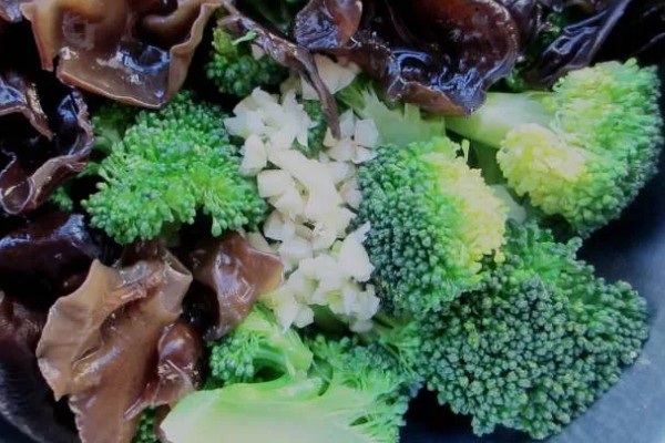 黑木耳怎么做才好吃，以下三种烹制方式可制作美食