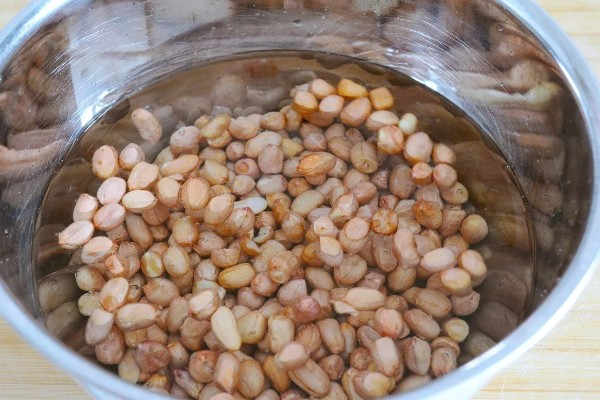 花生种子怎么挑选，选择颗粒饱满的为佳