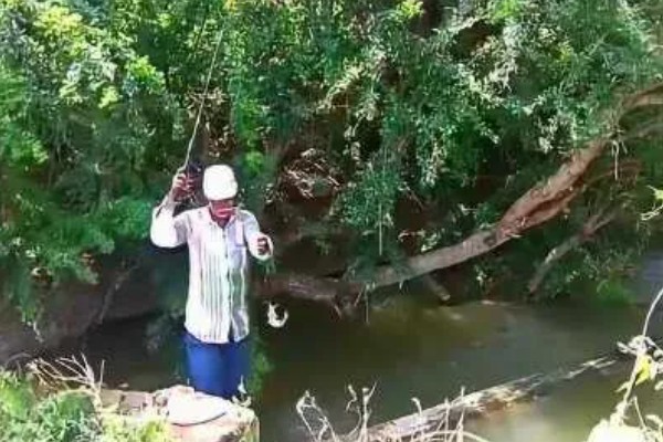 钓青鱼的技巧，作钓前1-3天投放窝料