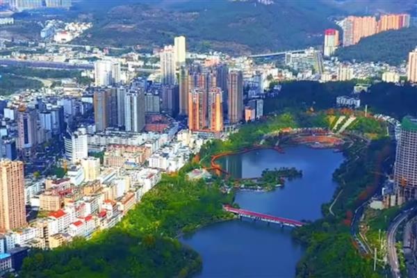 贵州省盘州市的特产，有刺梨果脯、火腿油辣椒等