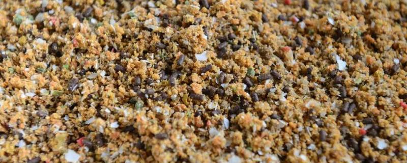 老鬼鱼饵怎么搭配，根据垂钓对象选择不同的饵料去配制