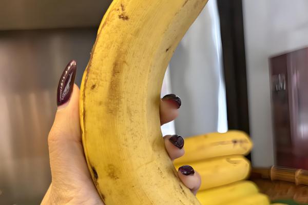 催熟香蕉和自熟香蕉如何辨别，看外观即可