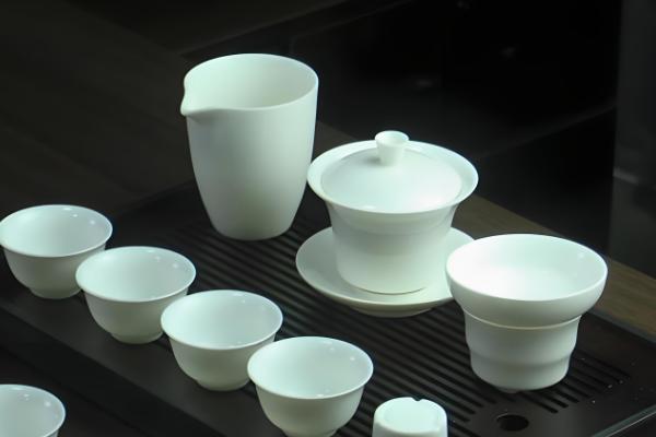 红茶如何冲泡，水温宜维持在90-100℃