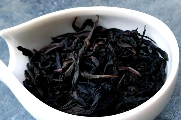 红茶如何冲泡，水温宜维持在90-100℃