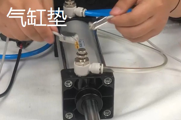 修农机怎么拆卸螺钉,用喷灯加热后再迅速拧下