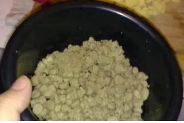 皇家狗粮真假鉴别方法，包装上面的字体会加粗