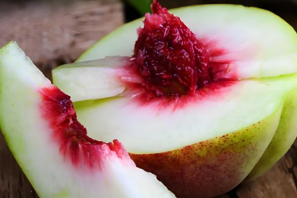 又脆又甜的桃子有哪些，早美脆、平谷大桃等品种满足要求