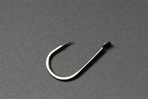 5号伊势尼钩能不能钓小鱼，可以使用但不利于鱼儿吞饵