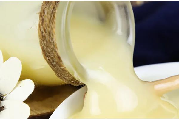 椴树蜜和百花蜜的区别，定义和蜜源均不同