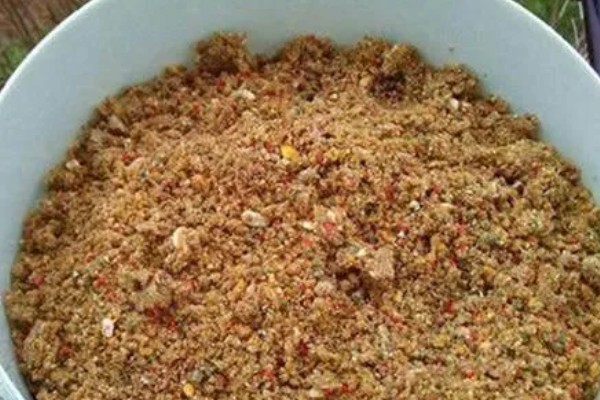 老鬼鱼饵怎么搭配，根据垂钓对象选择不同的饵料去配制