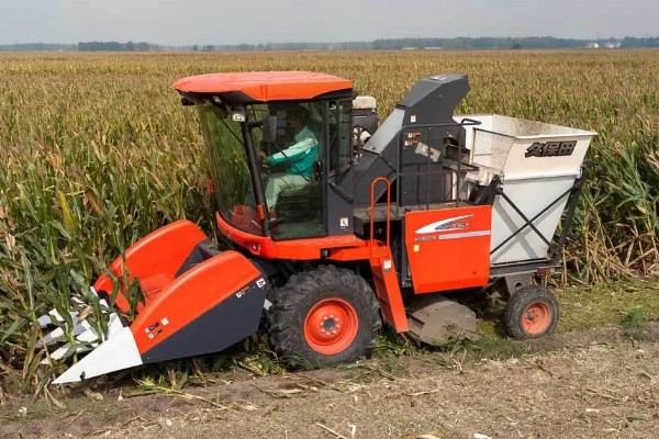 玉米收割机怎么使用,机器运转时不能排除故障