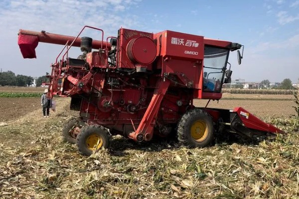 玉米收割机怎么使用,机器运转时不能排除故障