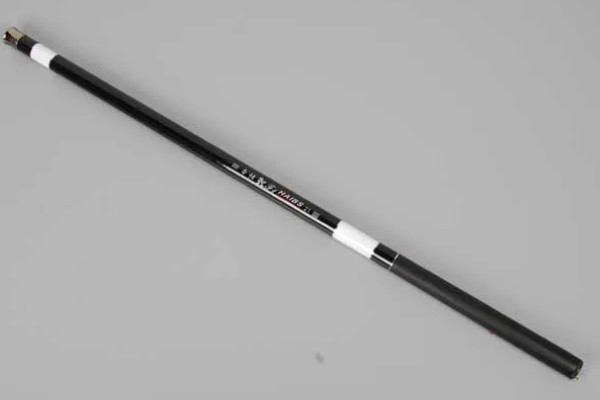 鱼竿的选择技巧，初学者可选择光威、汉鼎、细硬峰等