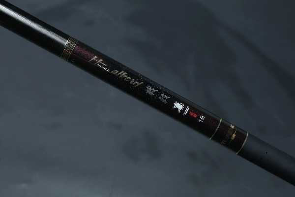 鱼竿的选择技巧，初学者可选择光威、汉鼎、细硬峰等