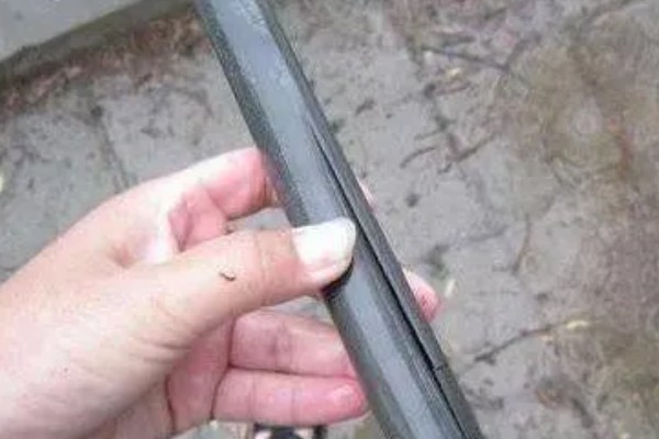 鱼竿的选择技巧，初学者可选择光威、汉鼎、细硬峰等