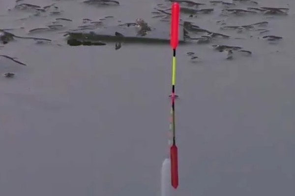 钓鲢鳙浮漂走水如何处理,可更换吃铅量大的浮漂