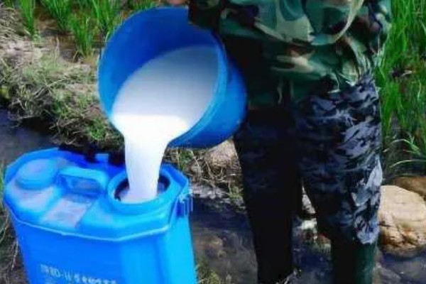 配制使用农药要注意什么，不能用污水、井水配药