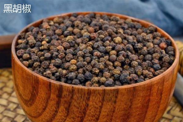 黑胡椒和白胡椒是一样的吗,原料和气味均不同